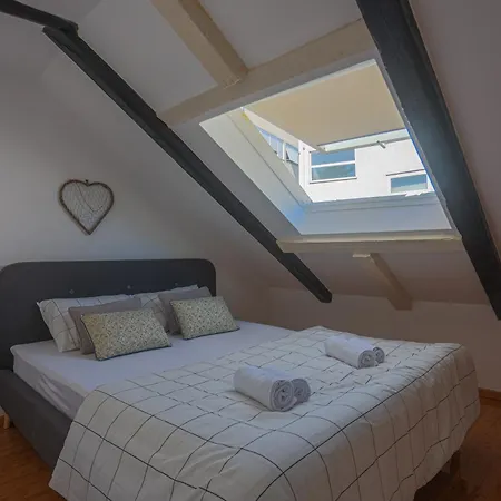 Luxattic *