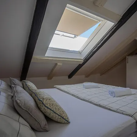 Luxattic *