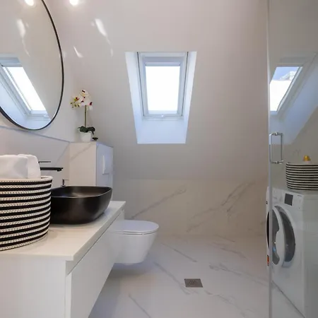 Luxattic Сплит