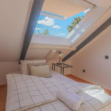 Luxattic Сплит