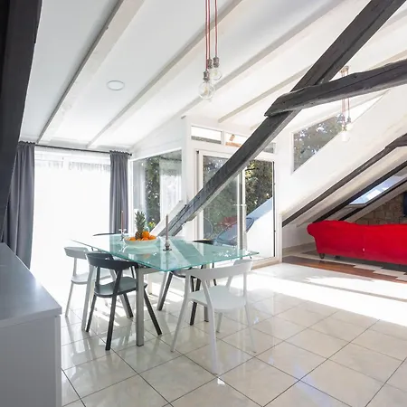 Luxattic