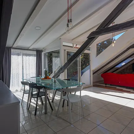 Luxattic Split