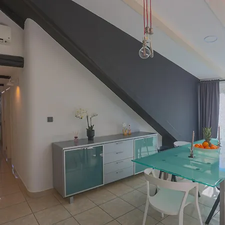 Luxattic Apartment