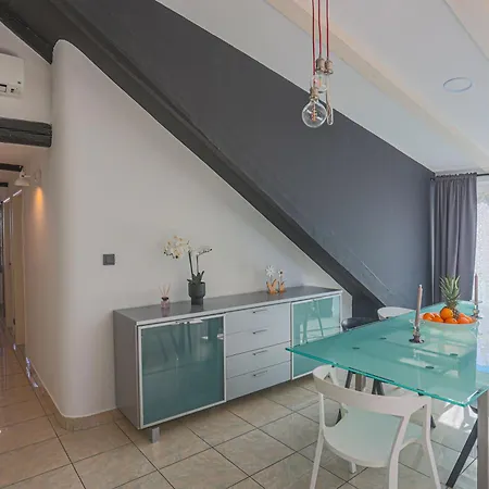 Apartment Luxattic *