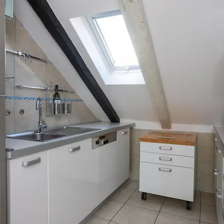 Luxattic