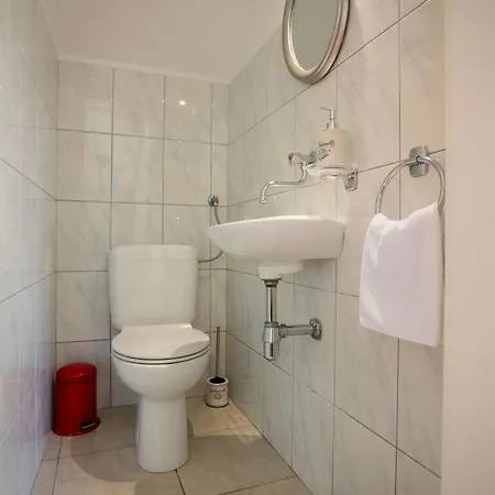 Luxattic Daire Split
