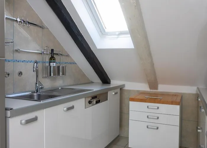 Luxattic